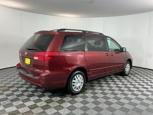2004 Toyota Sienna LE
