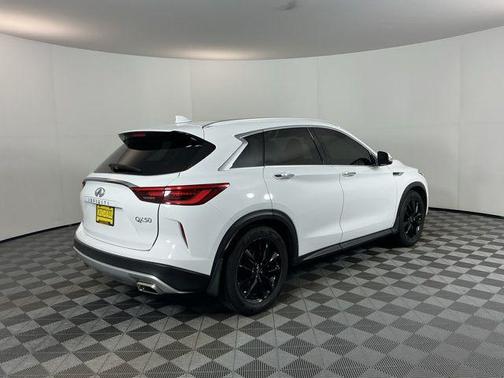 Lunar White 2021 INFINITI QX50 LUXE AWD
