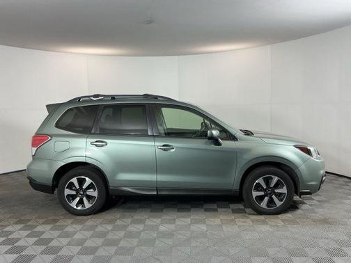 Green Metallic 2017 Subaru Forester 2.5i Premium