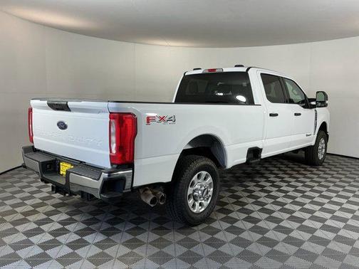 Oxford White 2024 Ford F-350 XLT