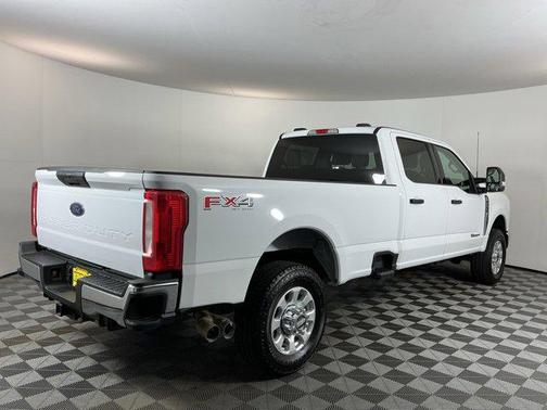 Oxford White 2024 Ford F-350 XLT