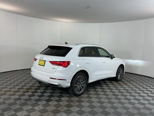 2022 Audi Q3 40 Premium Plus