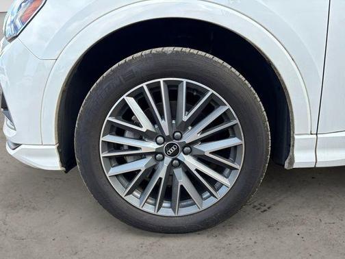 Ibis White 2022 Audi Q3 40 Premium Plus