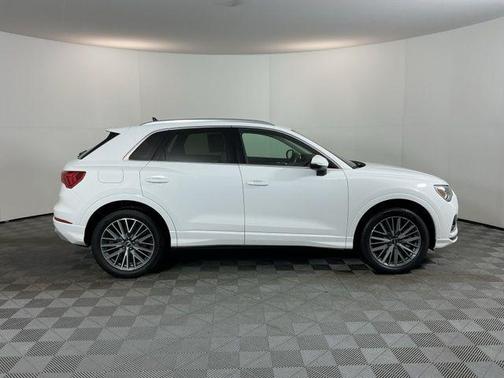 2022 Audi Q3 40 Premium Plus