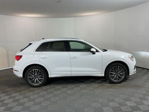 2022 Audi Q3 40 Premium Plus