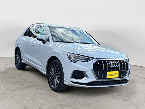 Ibis White 2022 Audi Q3 40 Premium Plus