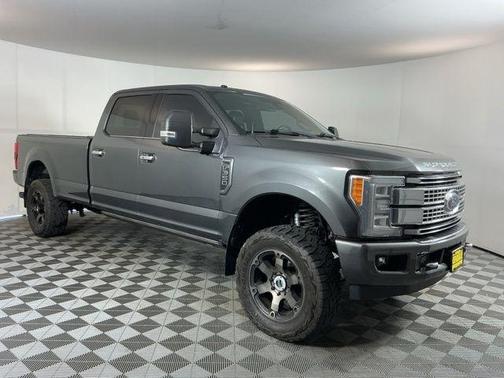 Magnetic 2017 Ford F-350 Platinum