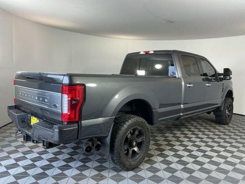 Magnetic 2017 Ford F-350 Platinum