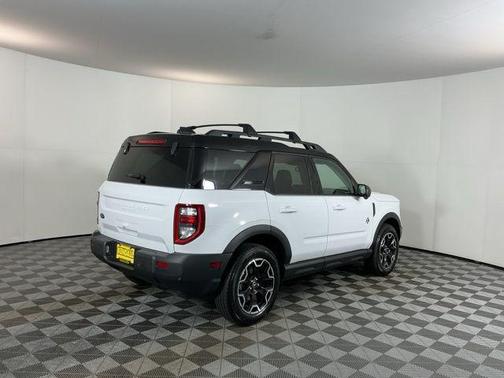 Oxford White 2025 Ford Bronco Sport Outer Banks