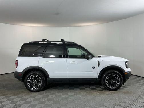 Oxford White 2025 Ford Bronco Sport Outer Banks