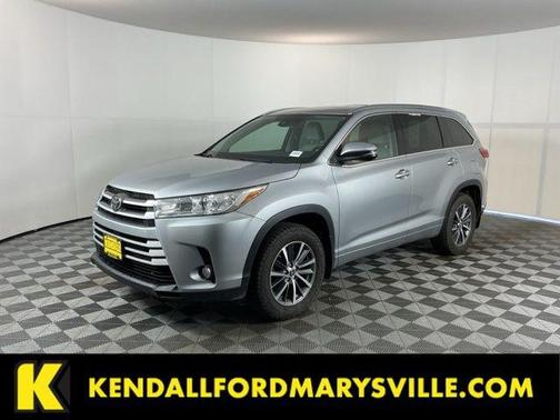 Celestial Silver Metallic 2017 Toyota Highlander XLE