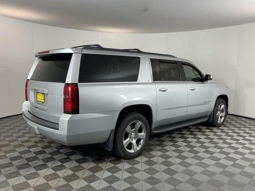 Silver Ice Metallic 2016 Chevrolet Suburban LT