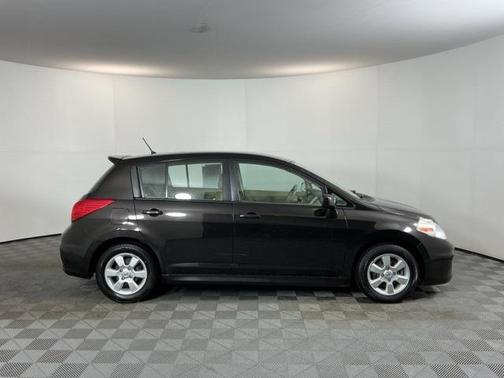 2011 Nissan Versa 1.8 SL
