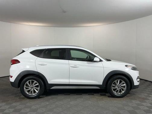 Dazzling White 2018 Hyundai TUCSON SEL
