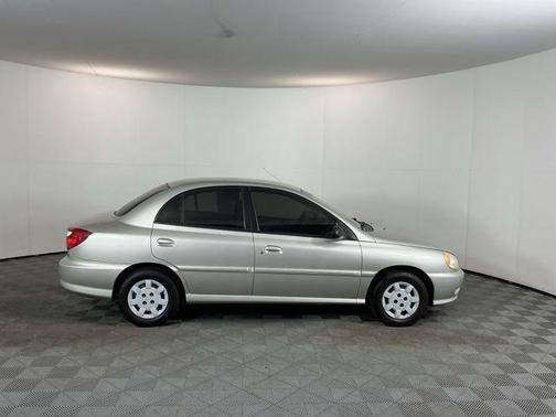 Light Gold 2001 Kia Rio Base