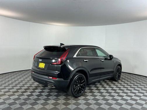 Stellar Black Metallic 2022 Cadillac XT4 Luxury