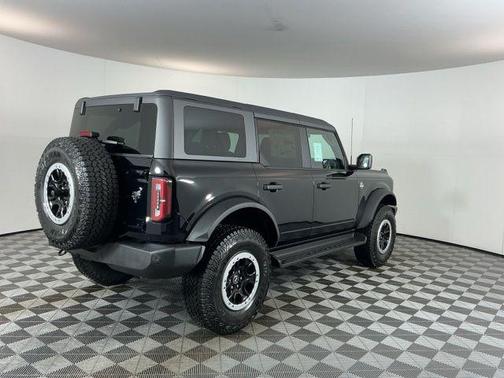 Shadow Black 2026 Ford Bronco Outer Banks