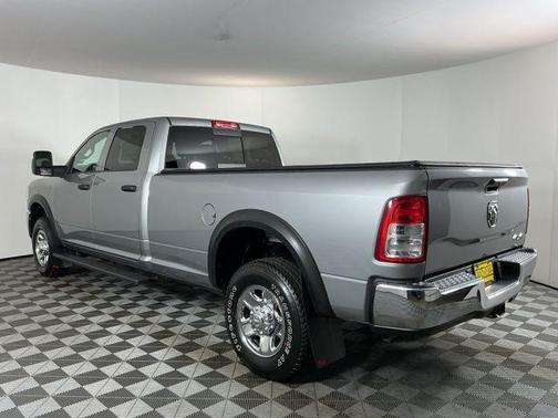2024 RAM 3500 Tradesman Crew Cab 4x4 8' Box