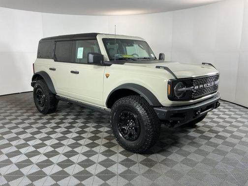 Desert Sand 2026 Ford Bronco Badlands