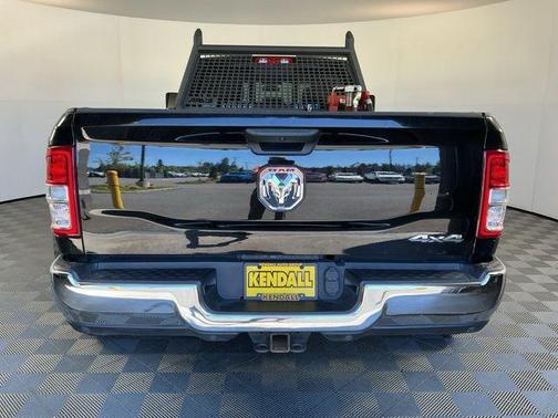 Diamond Black Crystal Pearlcoat 2021 RAM 3500 Tradesman Crew Cab 4x4 8' Box