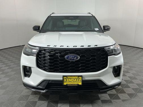 Star White Metallic Tri-Coat 2026 Ford Explorer ST-Line