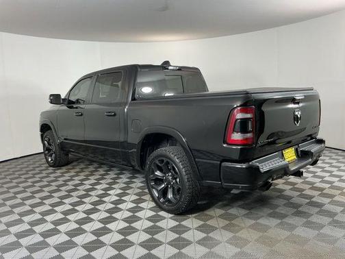 Diamond Black Crystal Pearlcoat 2024 RAM 1500 Limited