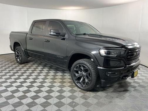 Diamond Black Crystal Pearlcoat 2024 RAM 1500 Limited