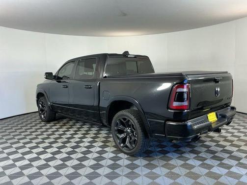 Diamond Black Crystal Pearlcoat 2024 RAM 1500 Limited