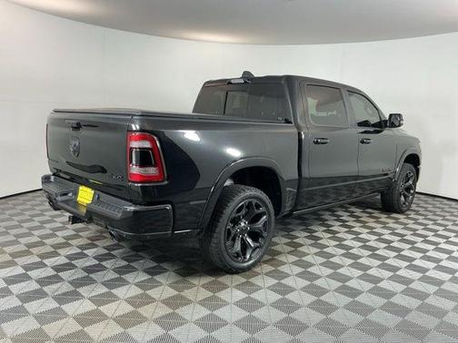 Diamond Black Crystal Pearlcoat 2024 RAM 1500 Limited