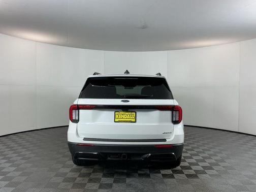 Star White Metallic Tri-Coat 2026 Ford Explorer ST-Line