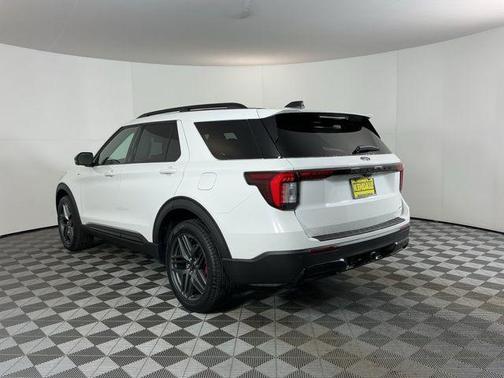 Star White Metallic Tri-Coat 2026 Ford Explorer ST-Line