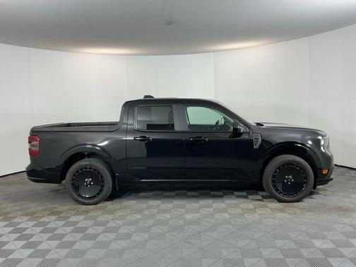 Shadow Black 2025 Ford Maverick Lobo Standard