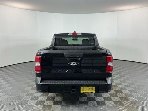 Shadow Black 2025 Ford Maverick Lobo Standard