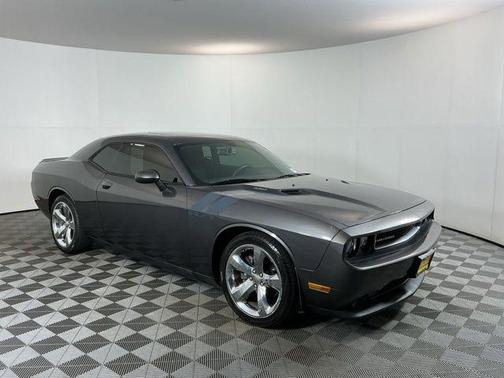 Granite Crystal Metallic Clearcoat 2014 Dodge Challenger R/T