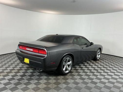 Granite Crystal Metallic Clearcoat 2014 Dodge Challenger R/T