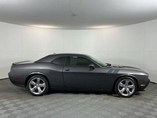 Granite Crystal Metallic Clearcoat 2014 Dodge Challenger R/T