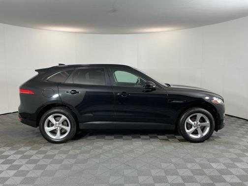 2018 Jaguar F-PACE 25t Premium
