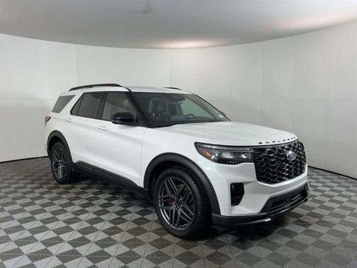 Star White Metallic Tri-Coat 2025 Ford Explorer ST