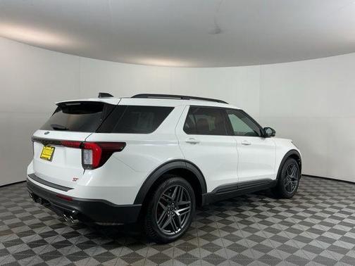 Star White Metallic Tri-Coat 2025 Ford Explorer ST