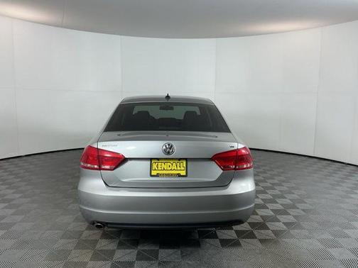 Tungsten Silver Metallic 2013 Volkswagen Passat 2.5 SE