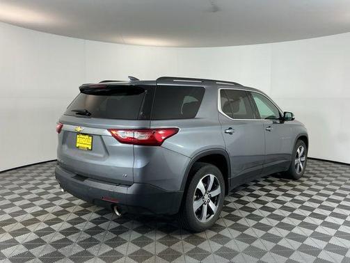 Satin Steel Metallic 2020 Chevrolet Traverse LT Leather
