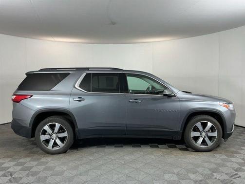Satin Steel Metallic 2020 Chevrolet Traverse LT Leather