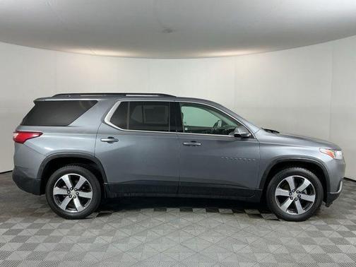 Satin Steel Metallic 2020 Chevrolet Traverse LT Leather