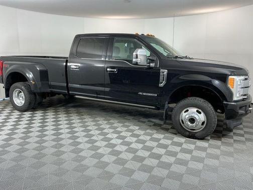 Shadow Black 2017 Ford F-350 Platinum