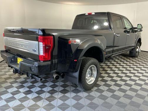 Shadow Black 2017 Ford F-350 Platinum