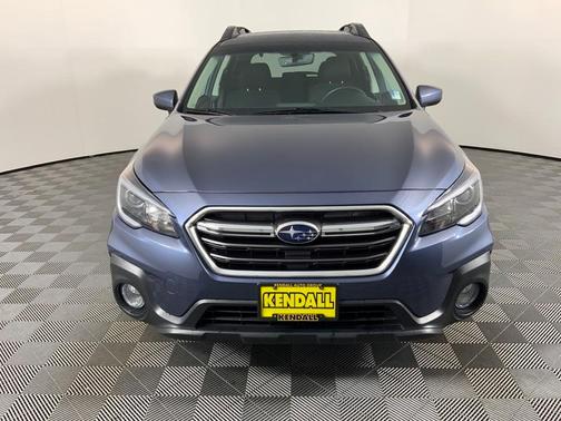 Photo 2 of 32 of 2018 Subaru Outback 2.5i Premium