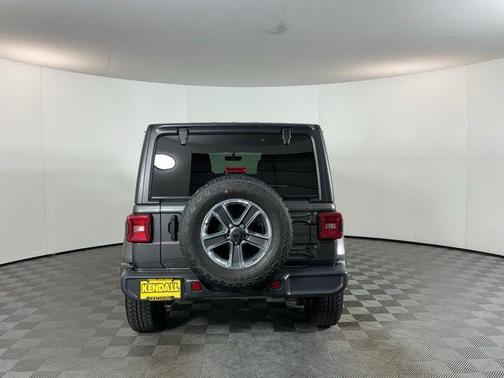 Granite Crystal Metallic Clearcoat 2020 Jeep Wrangler Unlimited Sahara