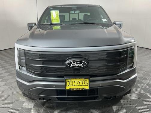 2025 Ford F-150 Lightning Platinum