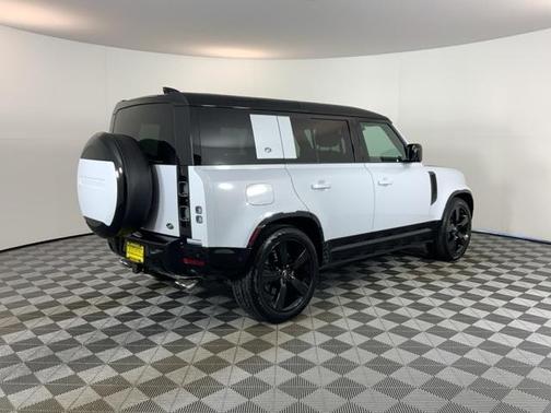 2023 Land Rover Defender 110 V8