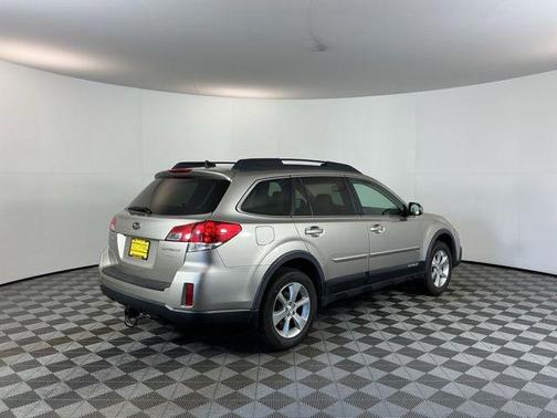 Tungsten Metallic 2014 Subaru Outback 2.5i Limited